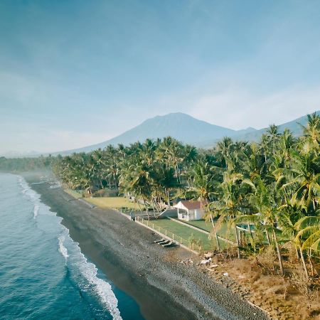 Senang Resort Tianyar Exterior foto