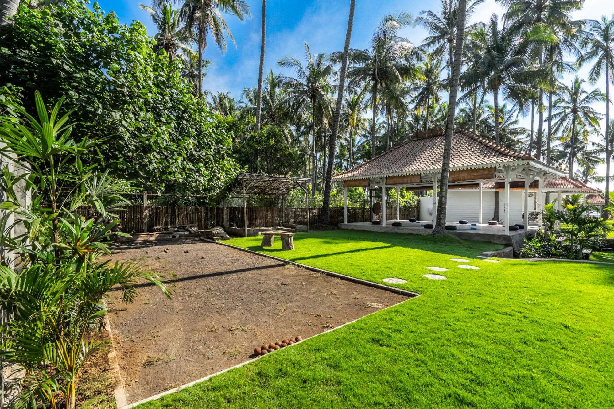 Senang Resort Tianyar Exterior foto