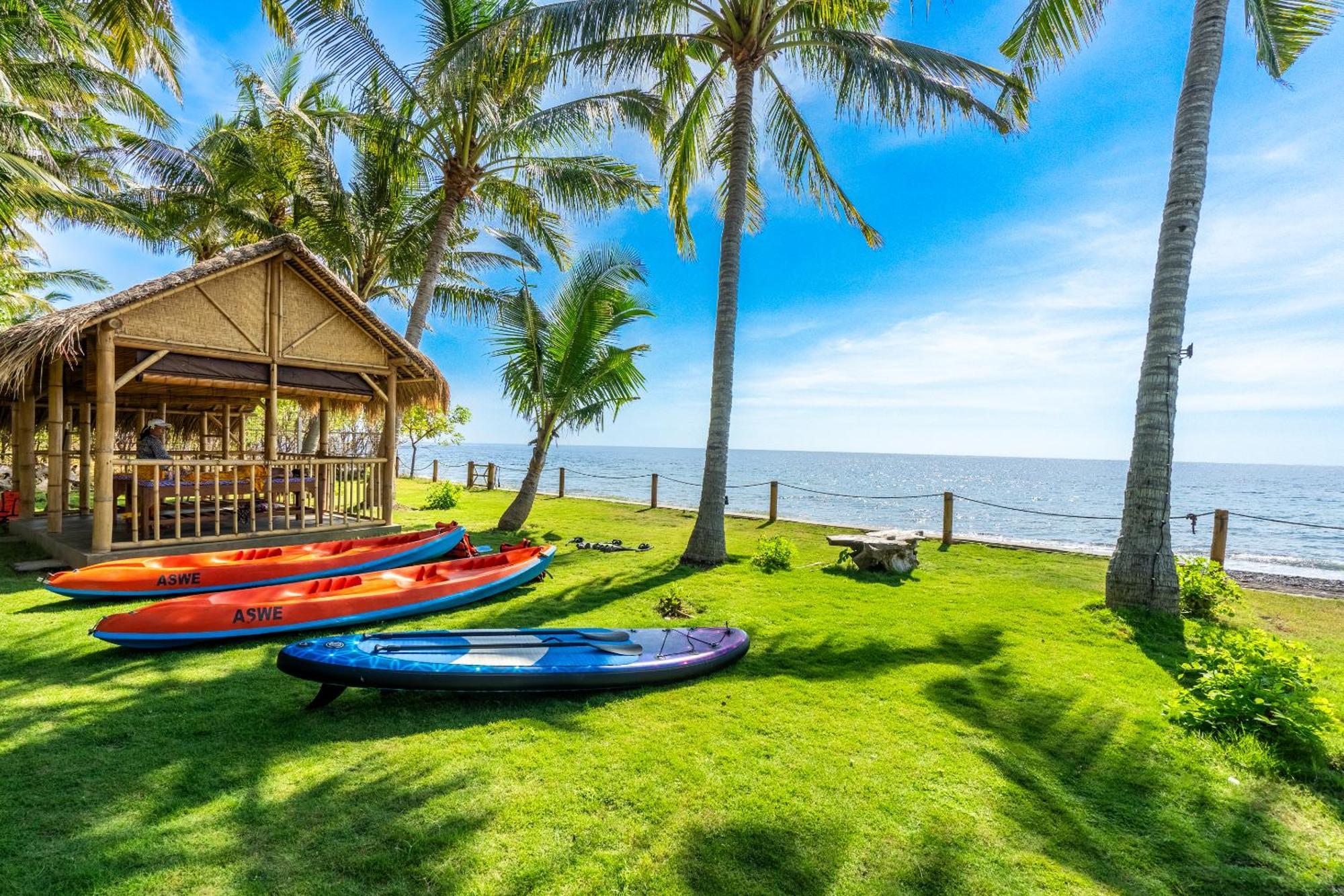 Senang Resort Tianyar Exterior foto