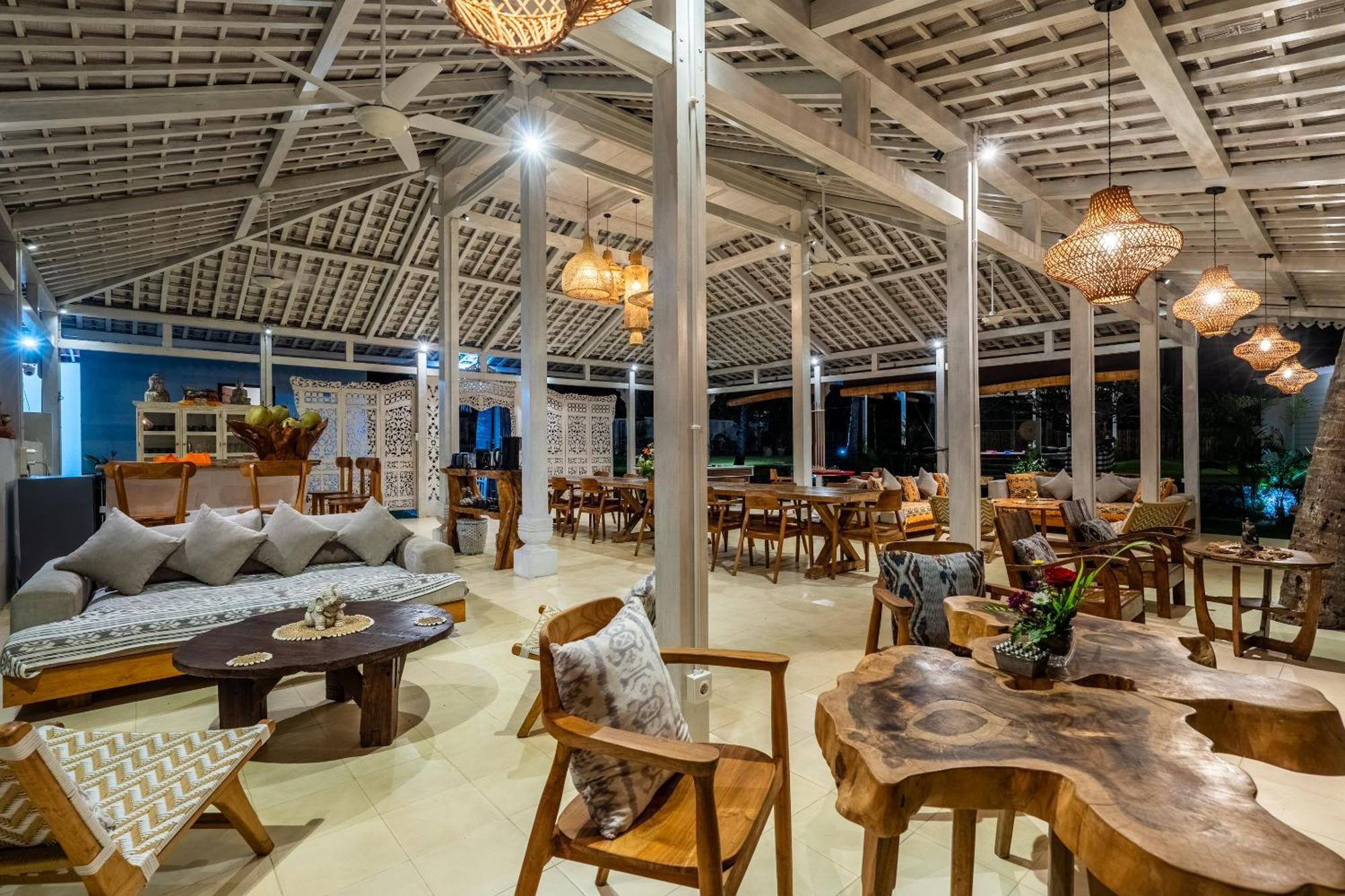 Senang Resort Tianyar Exterior foto