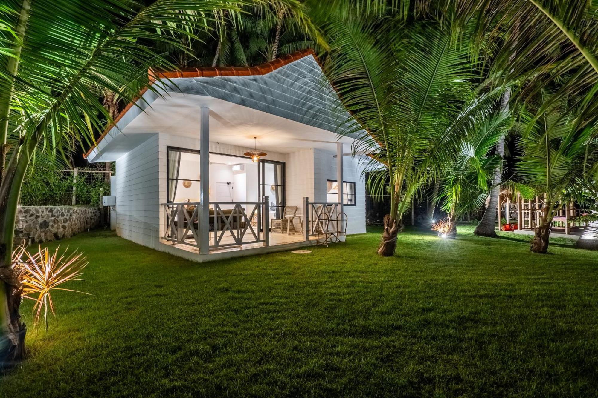 Senang Resort Tianyar Exterior foto